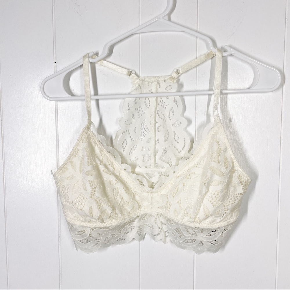 NEW Versona Cream Lace Bralette Large